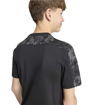 J  CAMO T