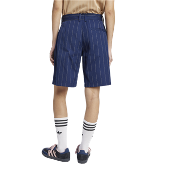 PINSTRIPE SHORT