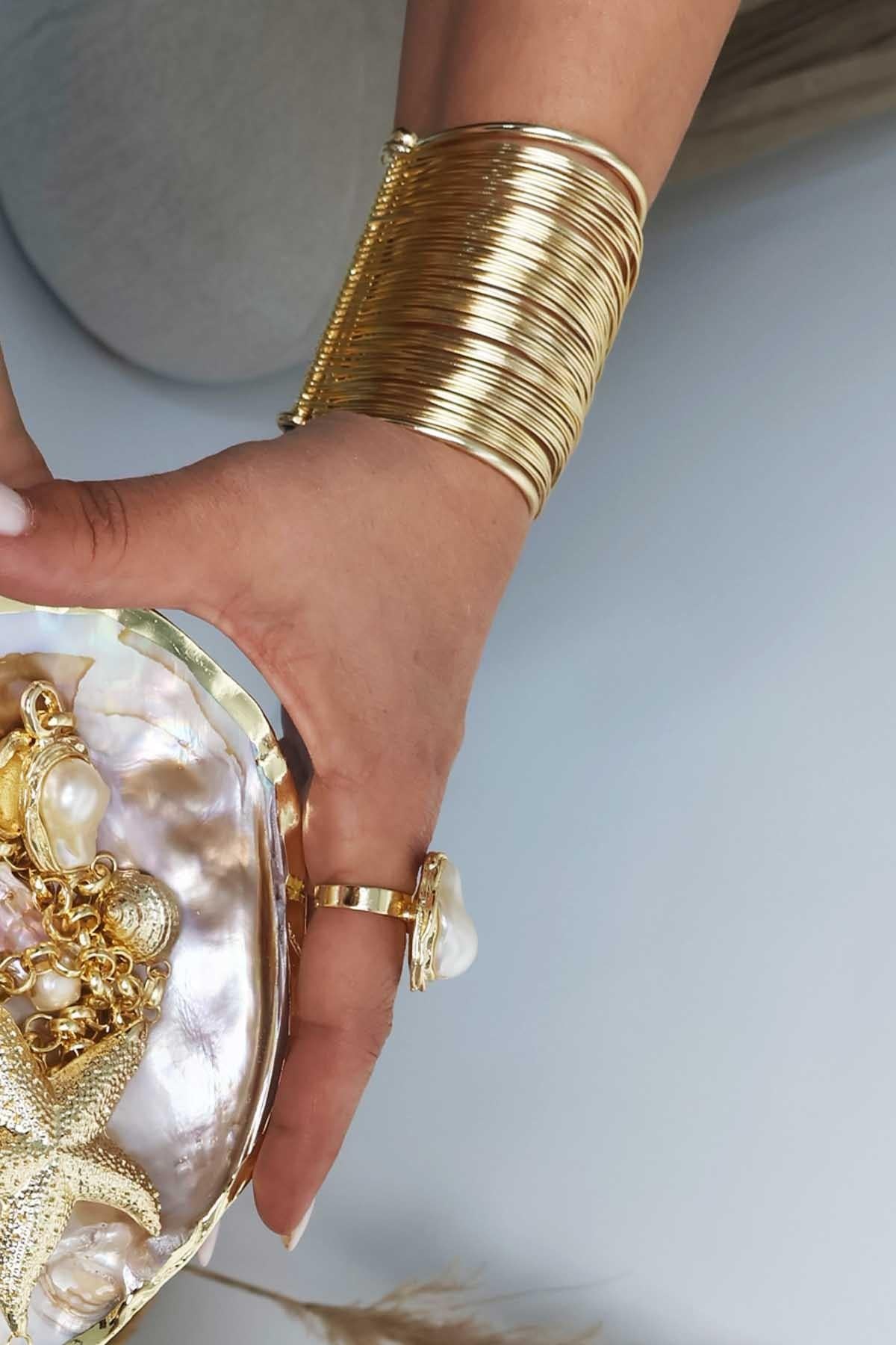 Antik Tel Kelepçe Bileklik Gold