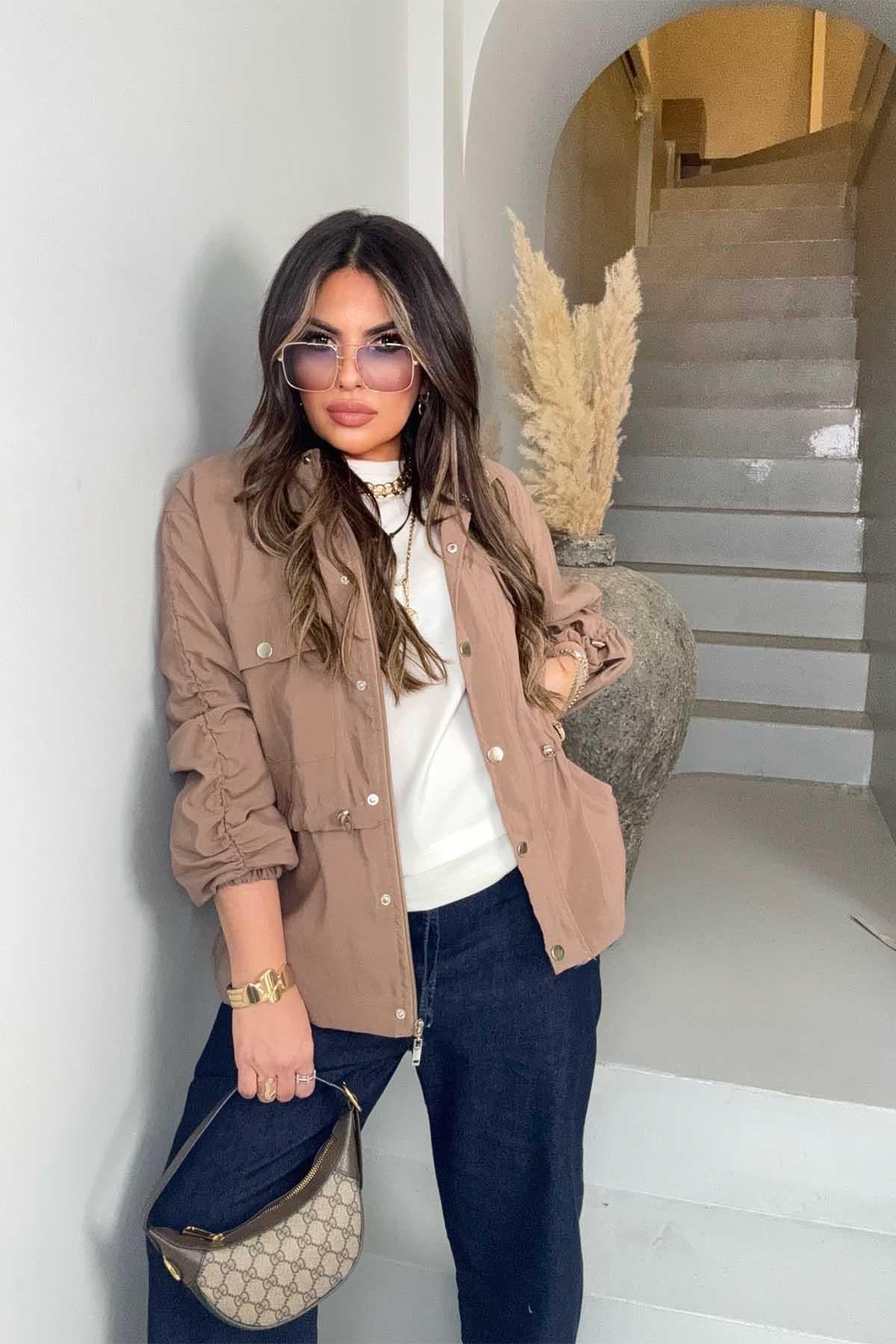 Belden Büzgülü Rüzgarlık Ceket Camel