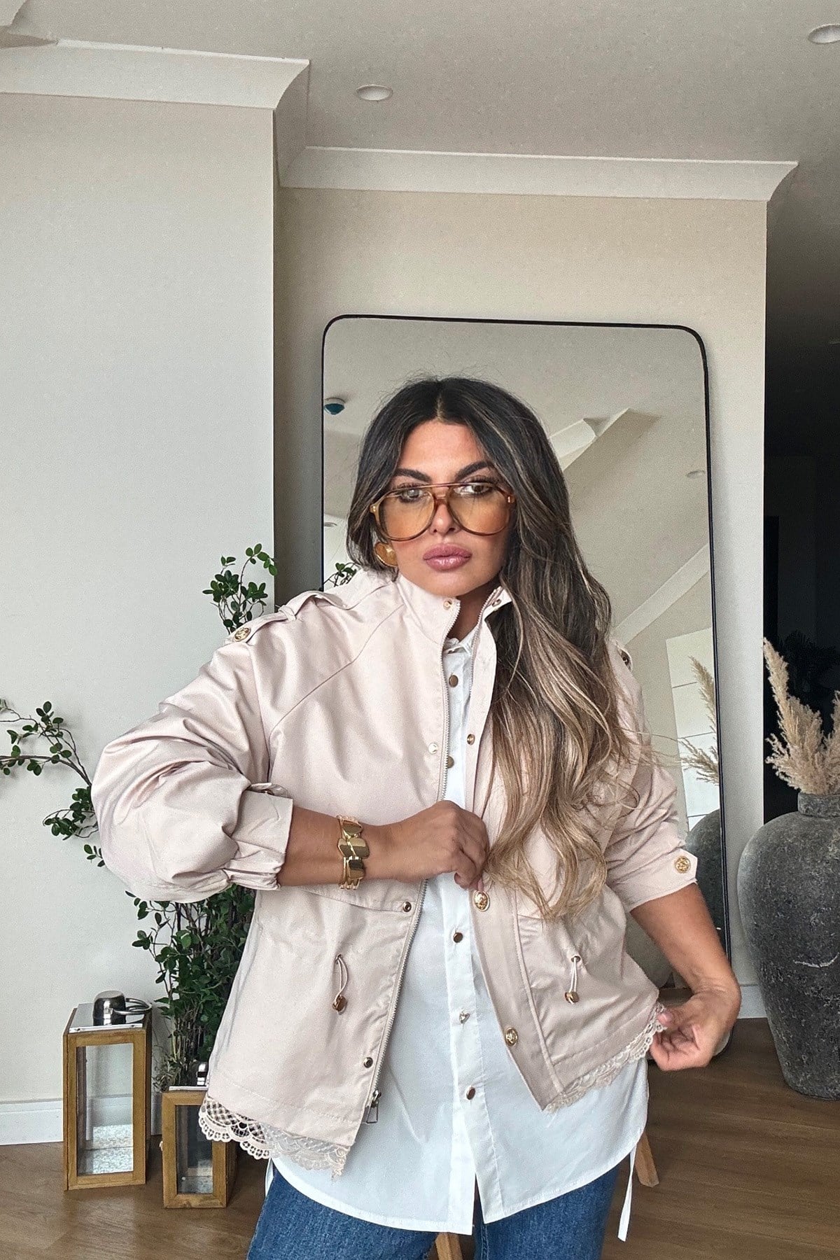 Dantel Garnili Bel Büzgülü Trenchcoat Taş