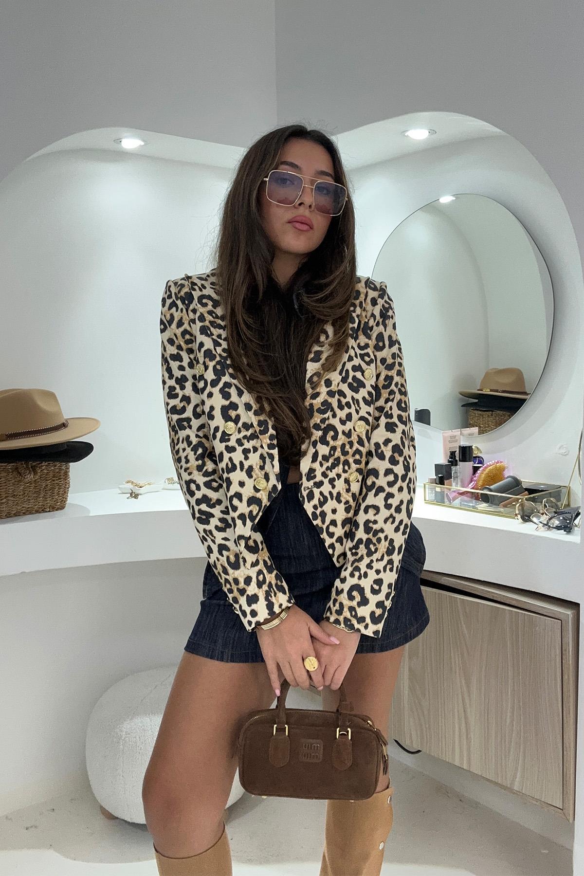Gold Düğmeli Leopar Kısa Ceket Renkli