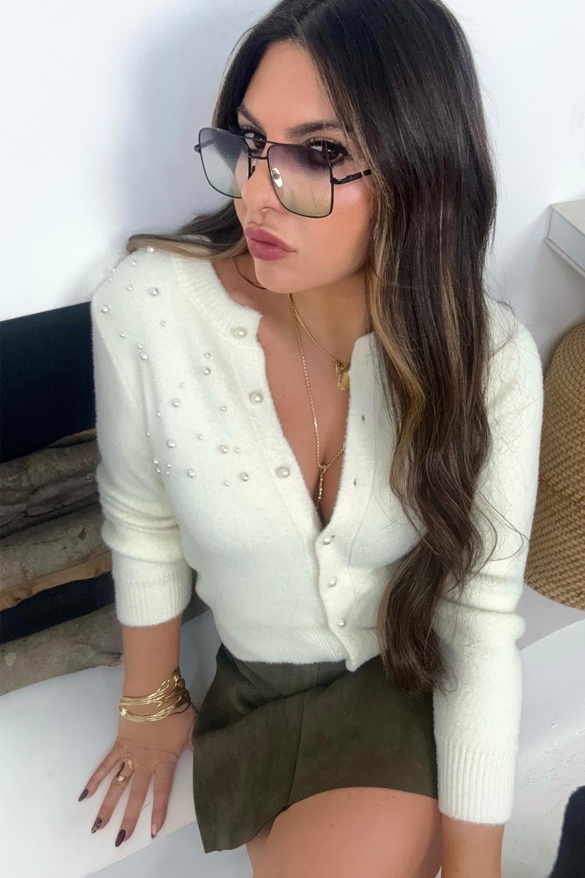 İncili Sakallı Örme Hırka Taş