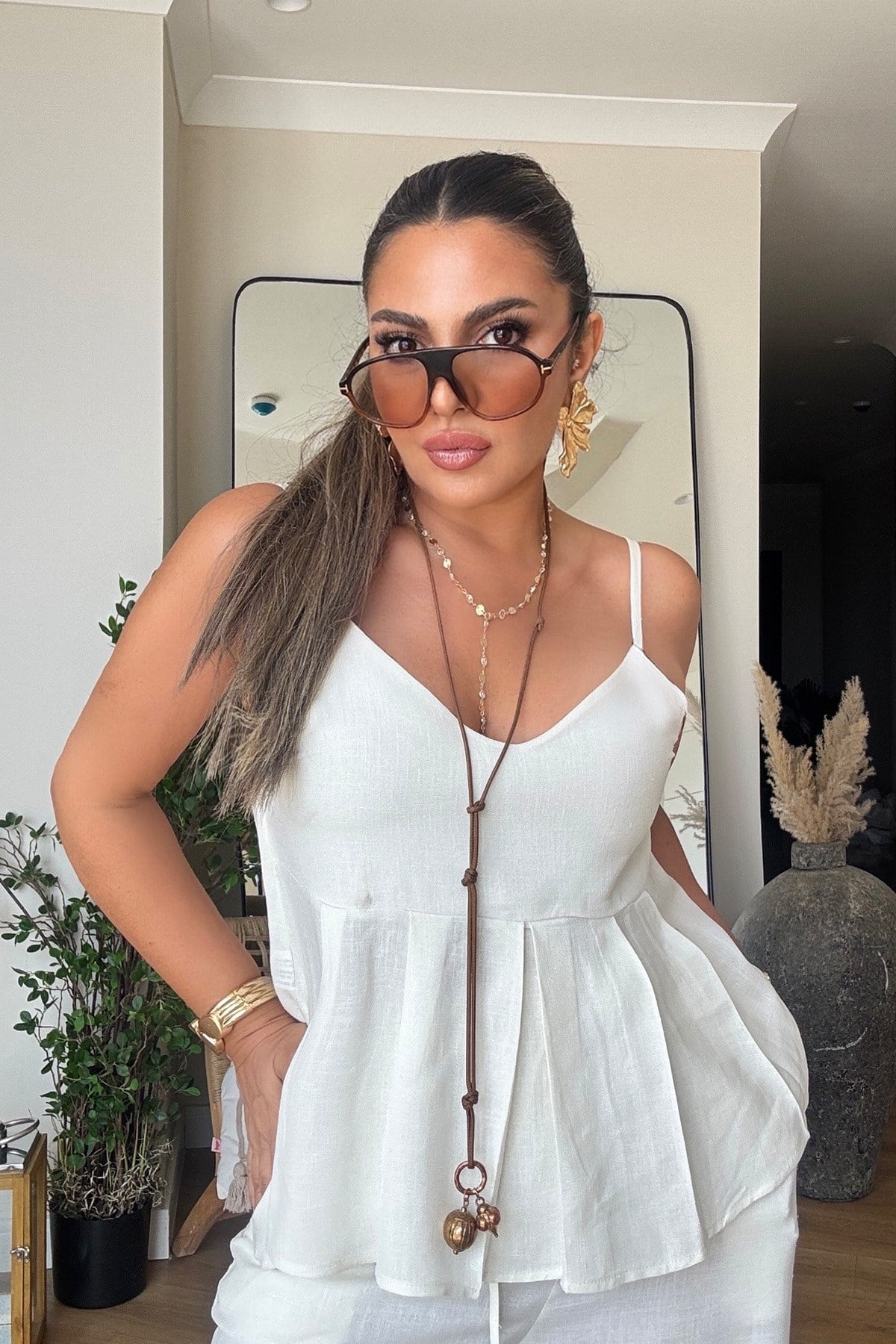 Keten Karışımlı Askılı Pile Detay Bluz Ekru