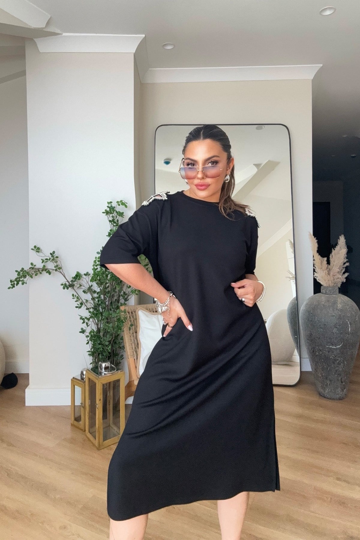 Omuz Taş Detay Yırtmaçlı Uzun Elbise Siyah