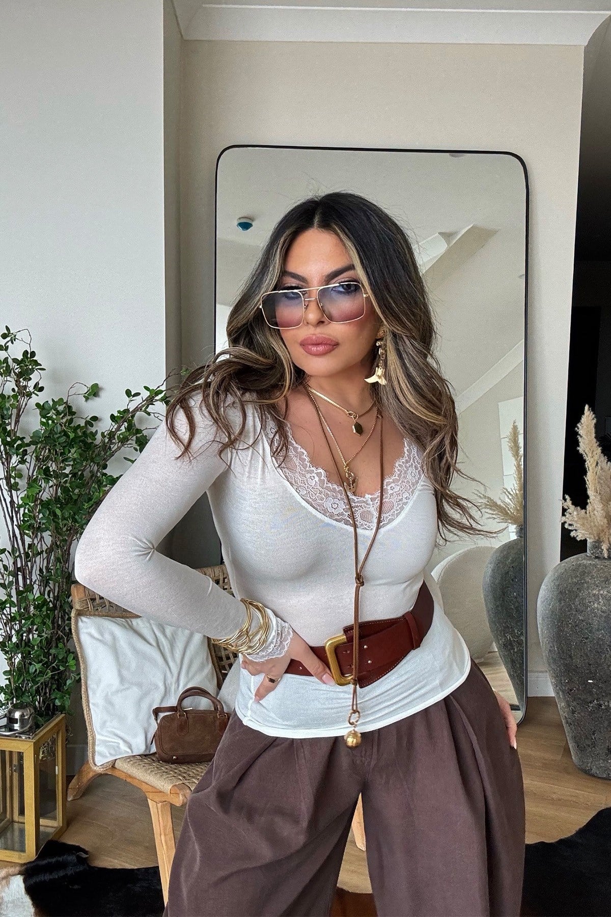 Oysho Model Dantel Detaylı Yarı Transparan Bluz Ekru