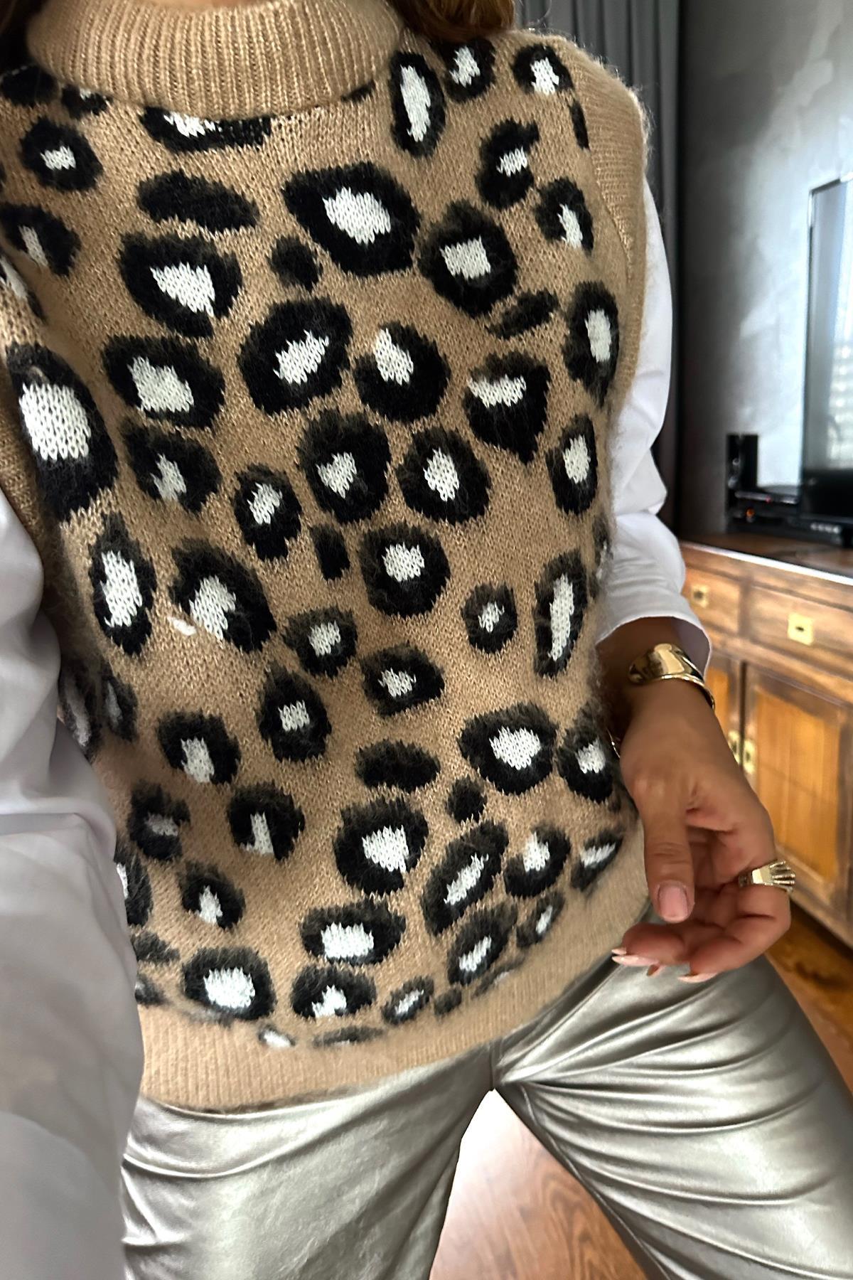 Poplin Kol Detaylı Leopar Kazak Camel