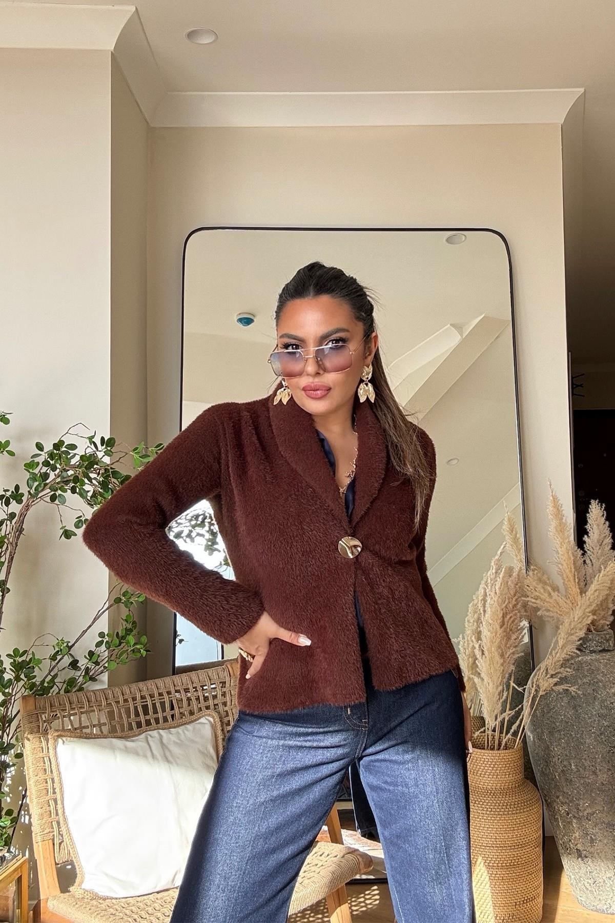 Sakallı Örme Ceket Model Tek Düğme Hırka Kahverengi