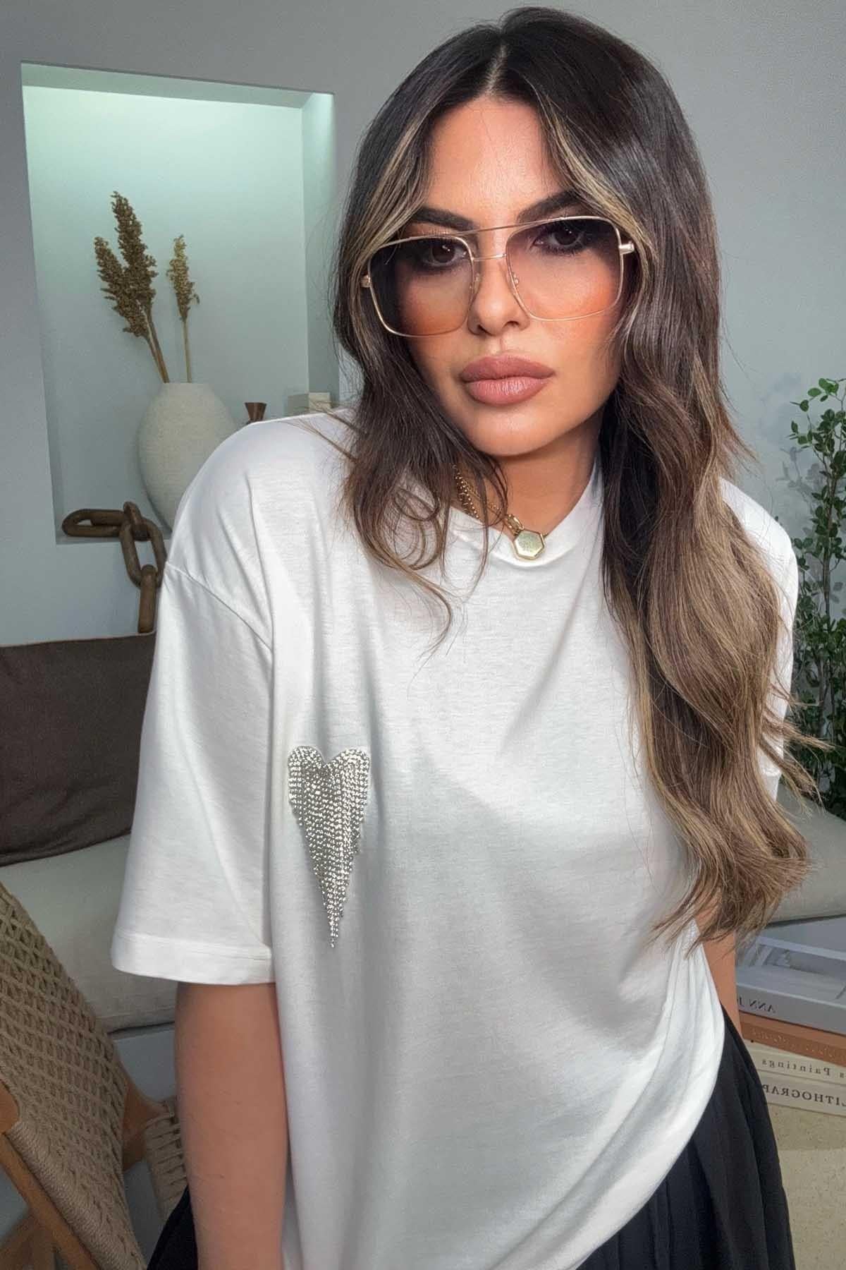 Sallantılı Taşlı Kalp Detay Tshirt Ekru