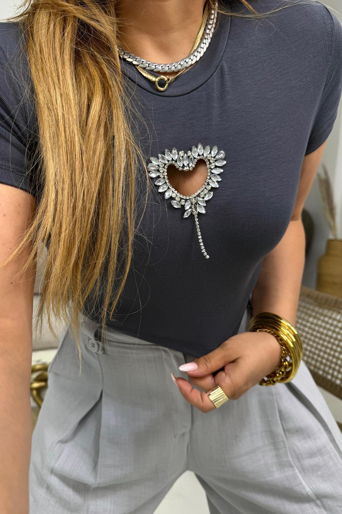 Taşlı Kalp Pencere Crop Gri