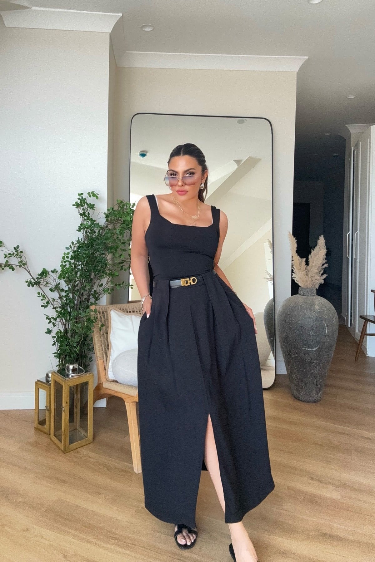 Tencel Kumaş Bel Detaylı Yırtmaçlı Etek Siyah