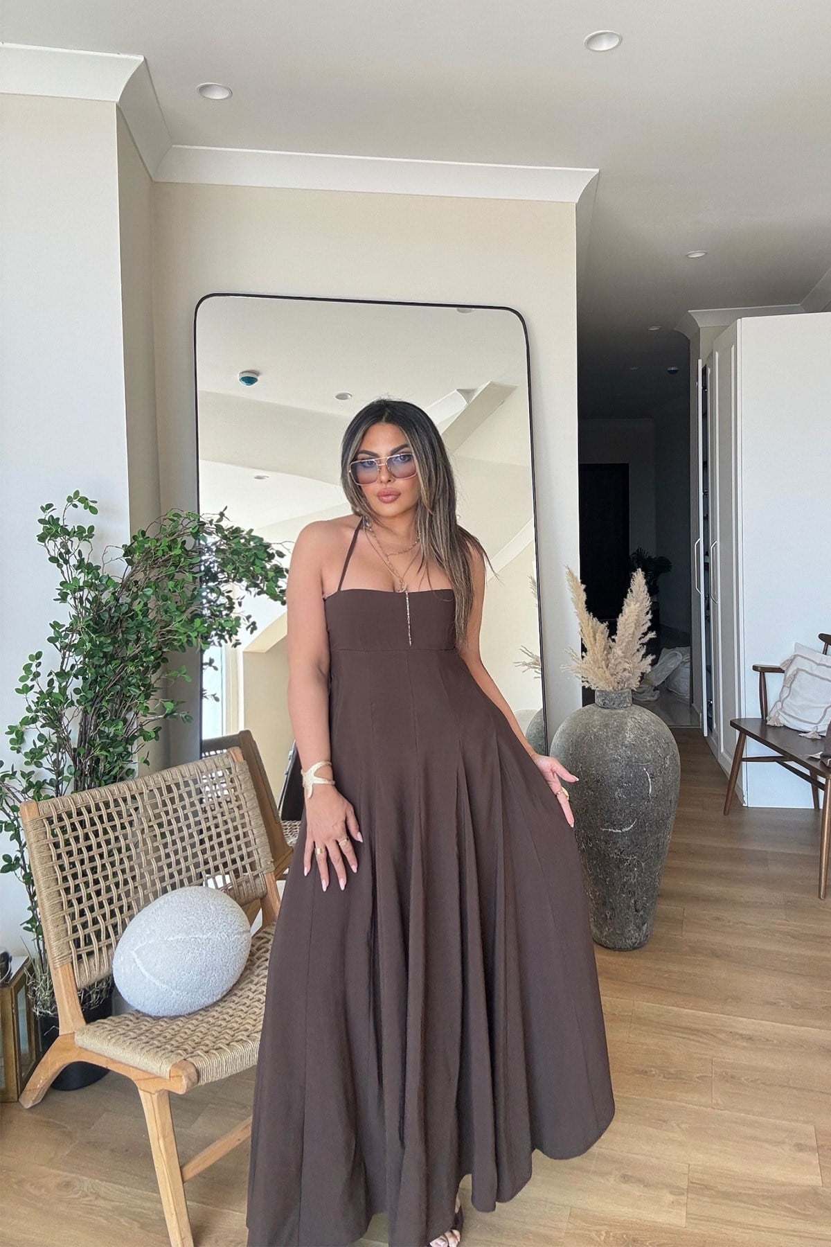 Tencel Kumaş Boyundan İnce Askılı Elbise Kahverengi