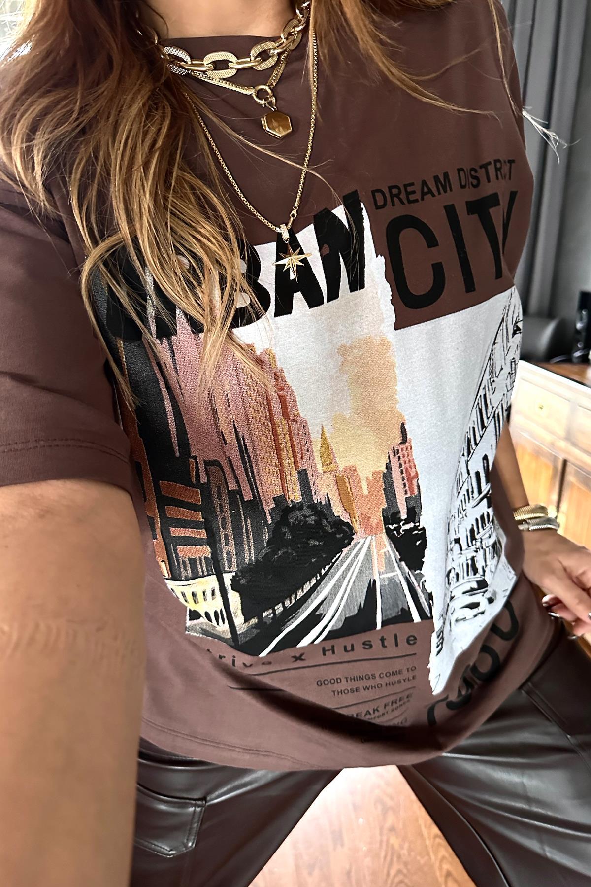 Urban City Baskılı Tshirt Kahverengi