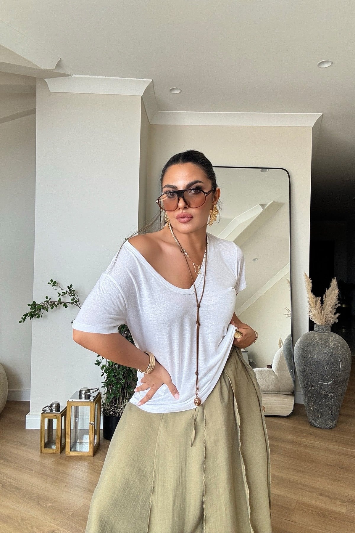 V Yaka Keten Karışımlı Tshirt Beyaz