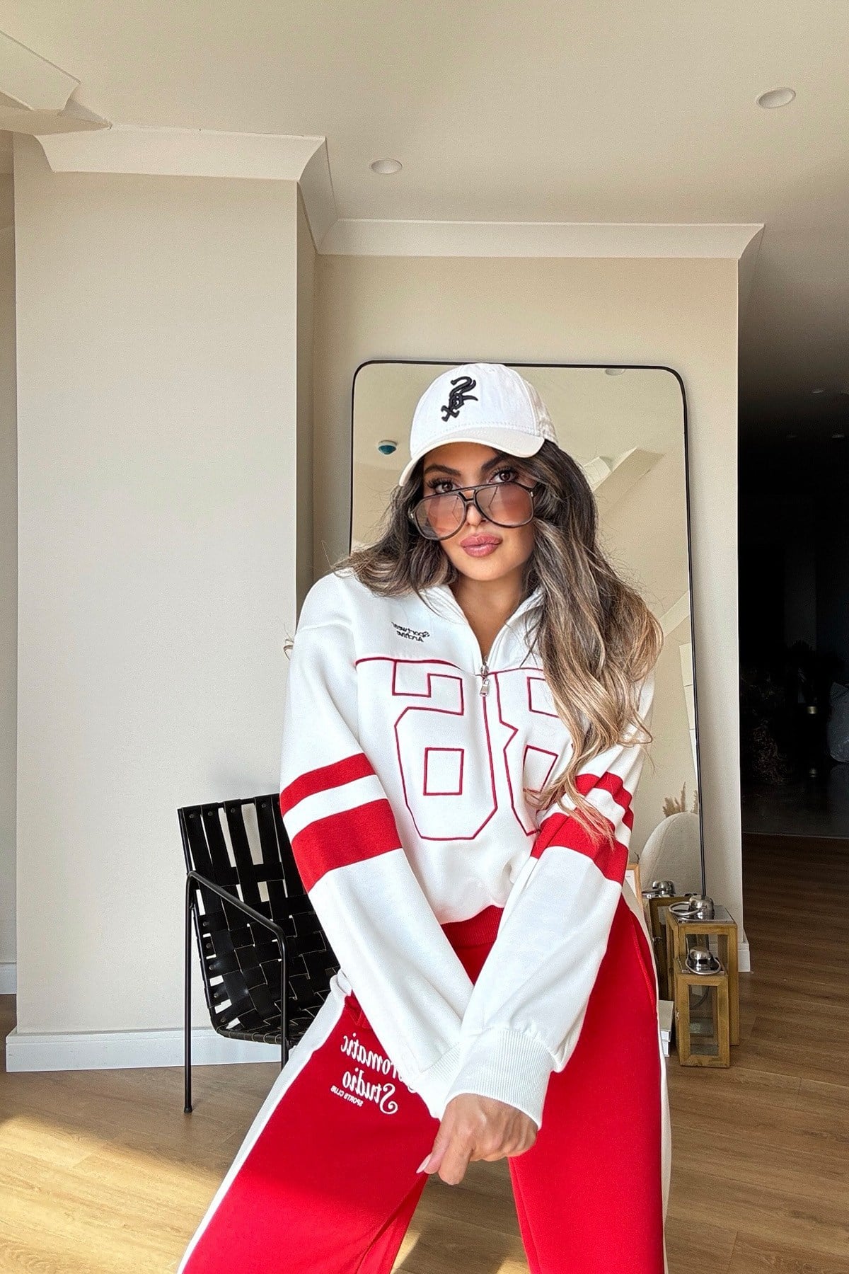 Yarım Fermuarlı Kolu Şeritli Sweatshirt Ekru-Kırmızı