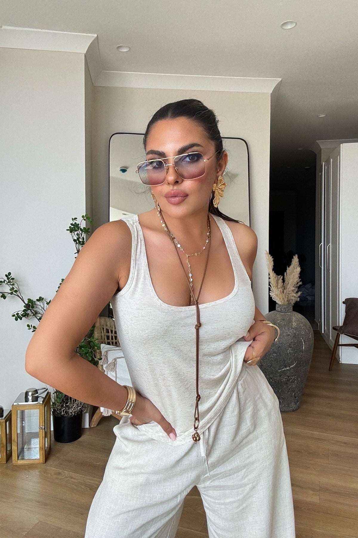 Yuvarlak Yaka Askılı Keten Karışımlı Bluz Taş