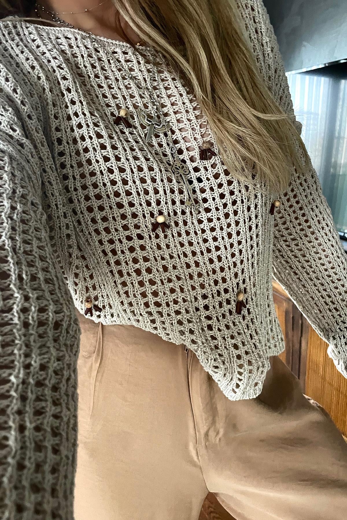 Boncuklu Delikli Kazak Bej