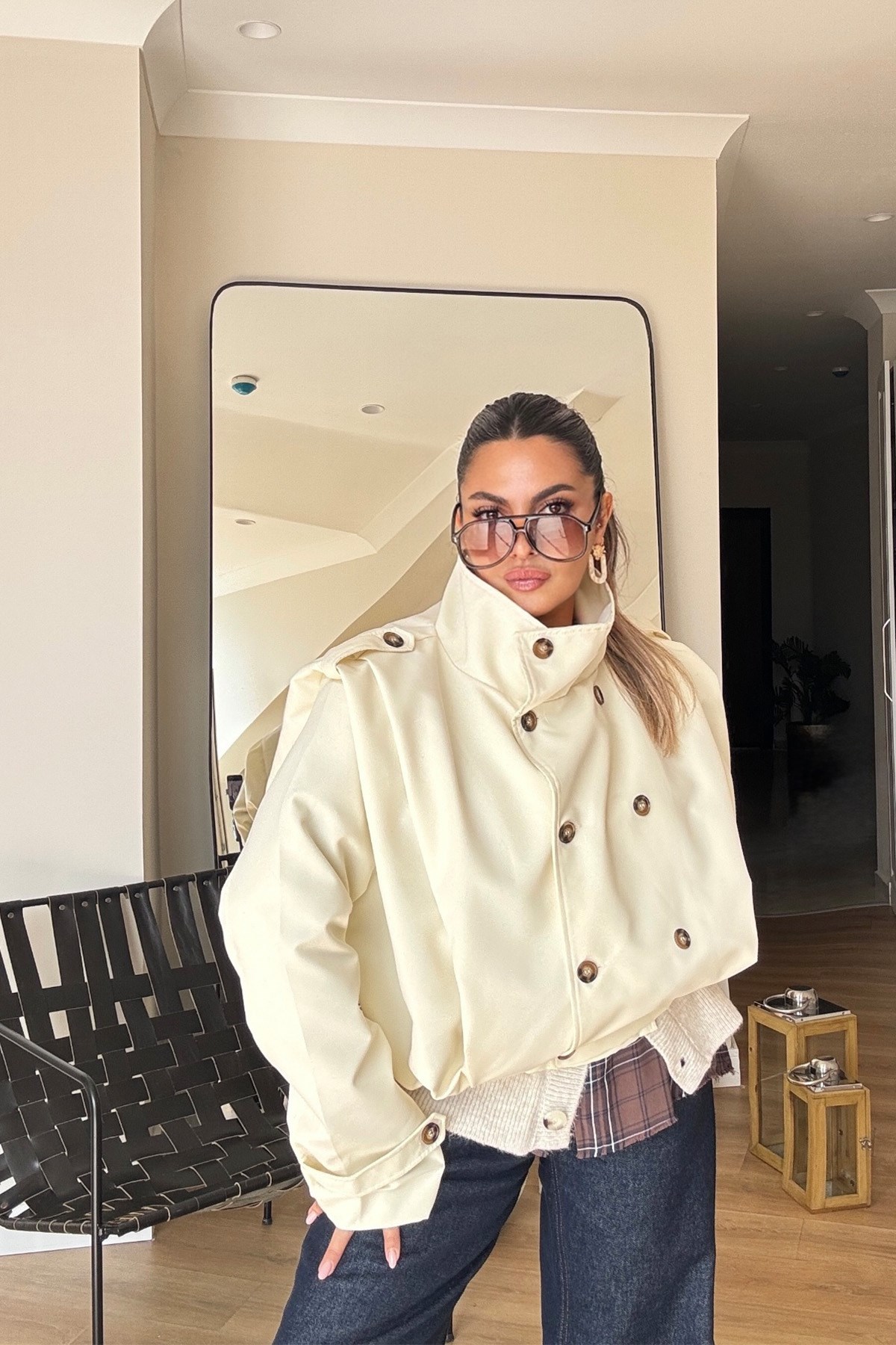 Dik Yaka Omuz Detaylı Trenchcoat Krem