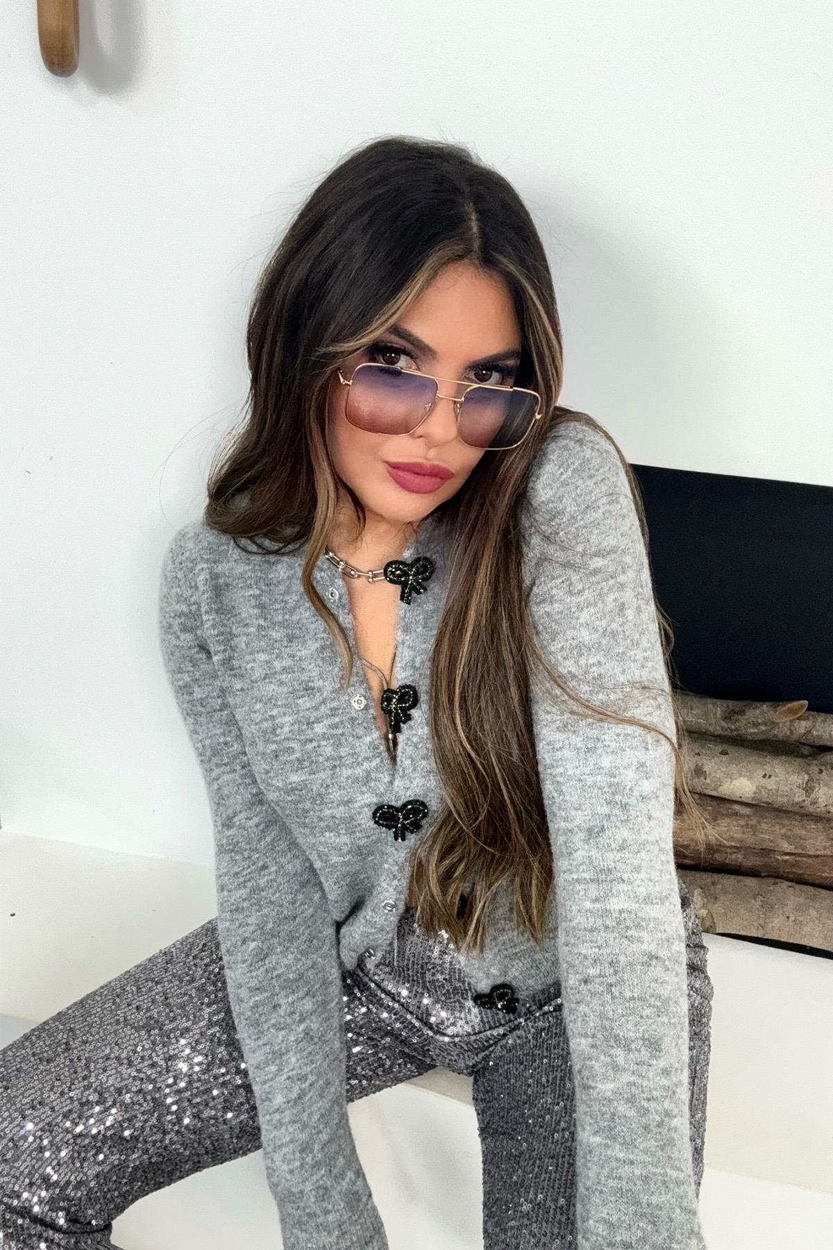 Fiyonk Taşlı Çıtçıtlı Hırka Gri