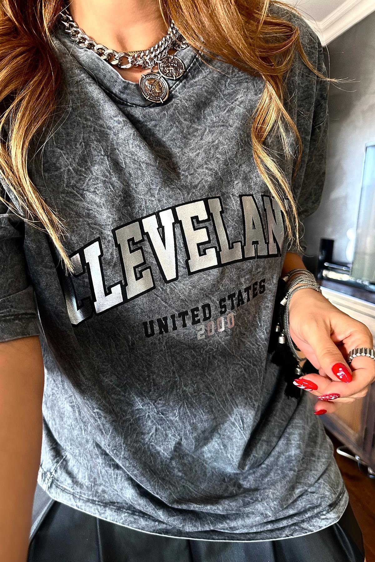 Gümüş Baskılı Oversize Cleveland Tshirt Füme