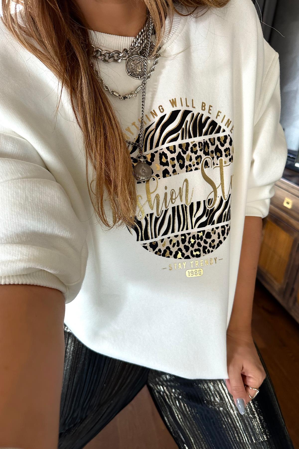 Hayvan Desen Baskılı Gold Yazılı Sweatshirt Ekru