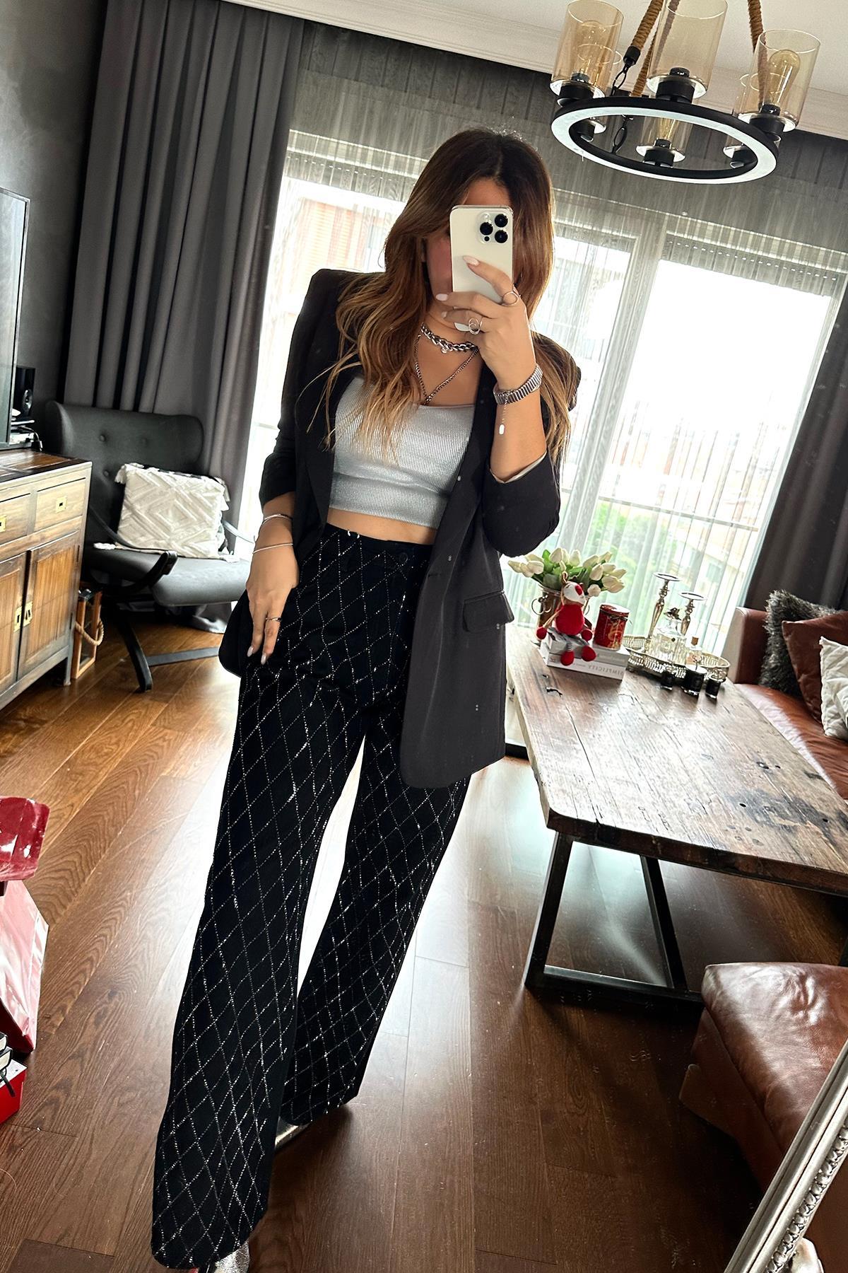 Karo Desen Taşlı Jean Siyah