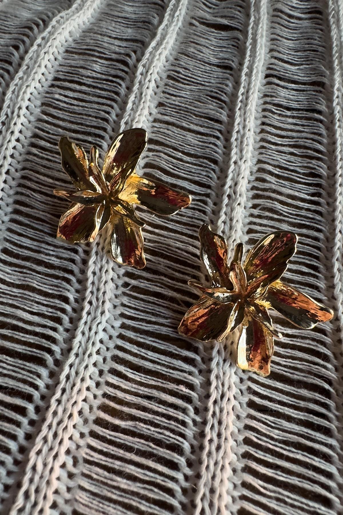 Lily Küpe Gold