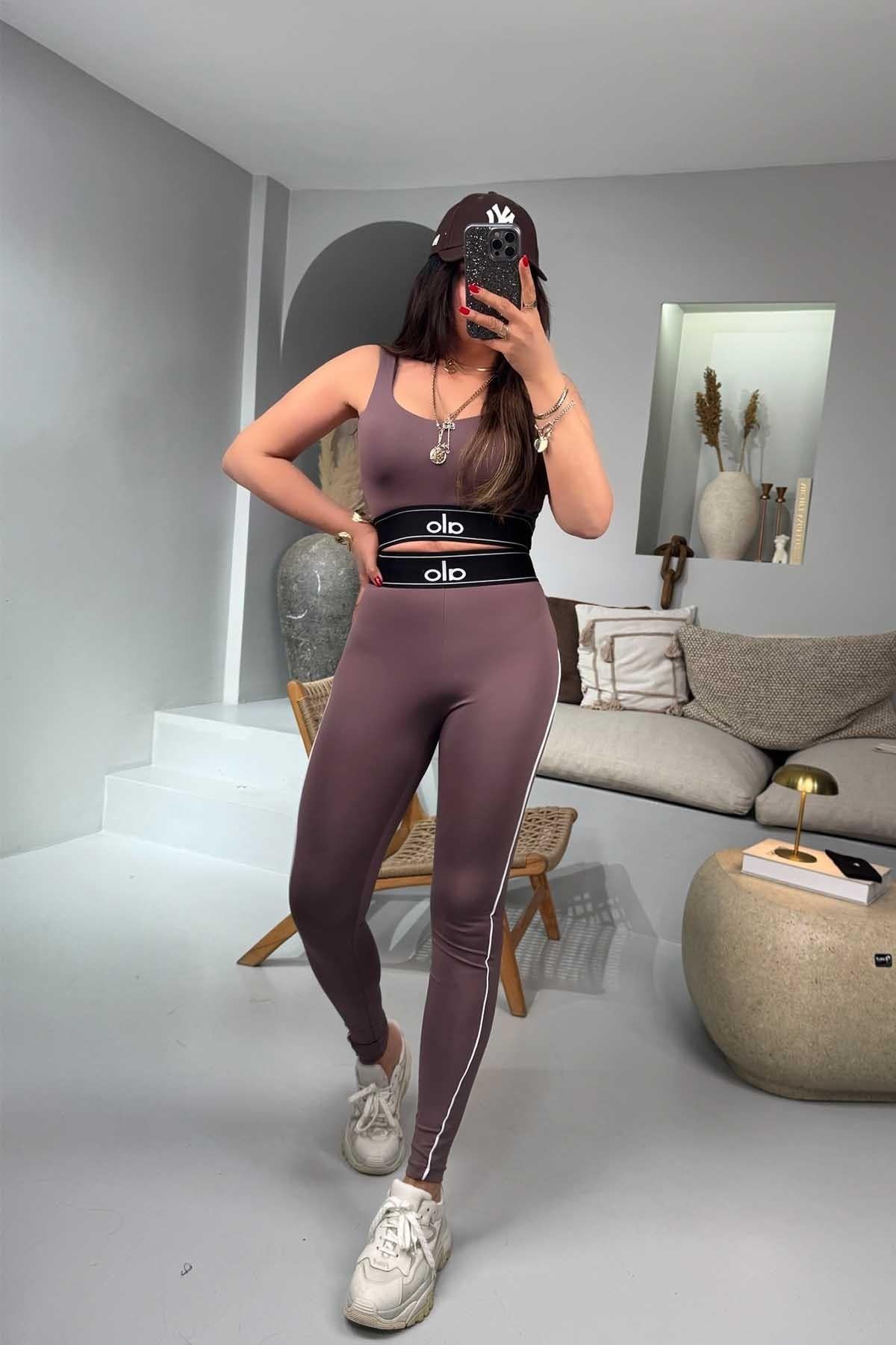 Marka Model Biye Detay Tayt Crop Takım Kahverengi