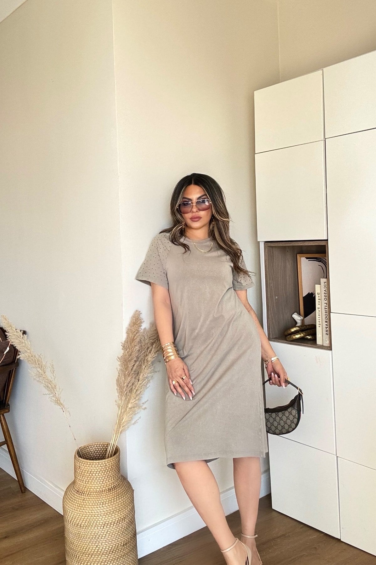 Marka Model Taşlı Yıkamalı Pamuk Elbise Vizon