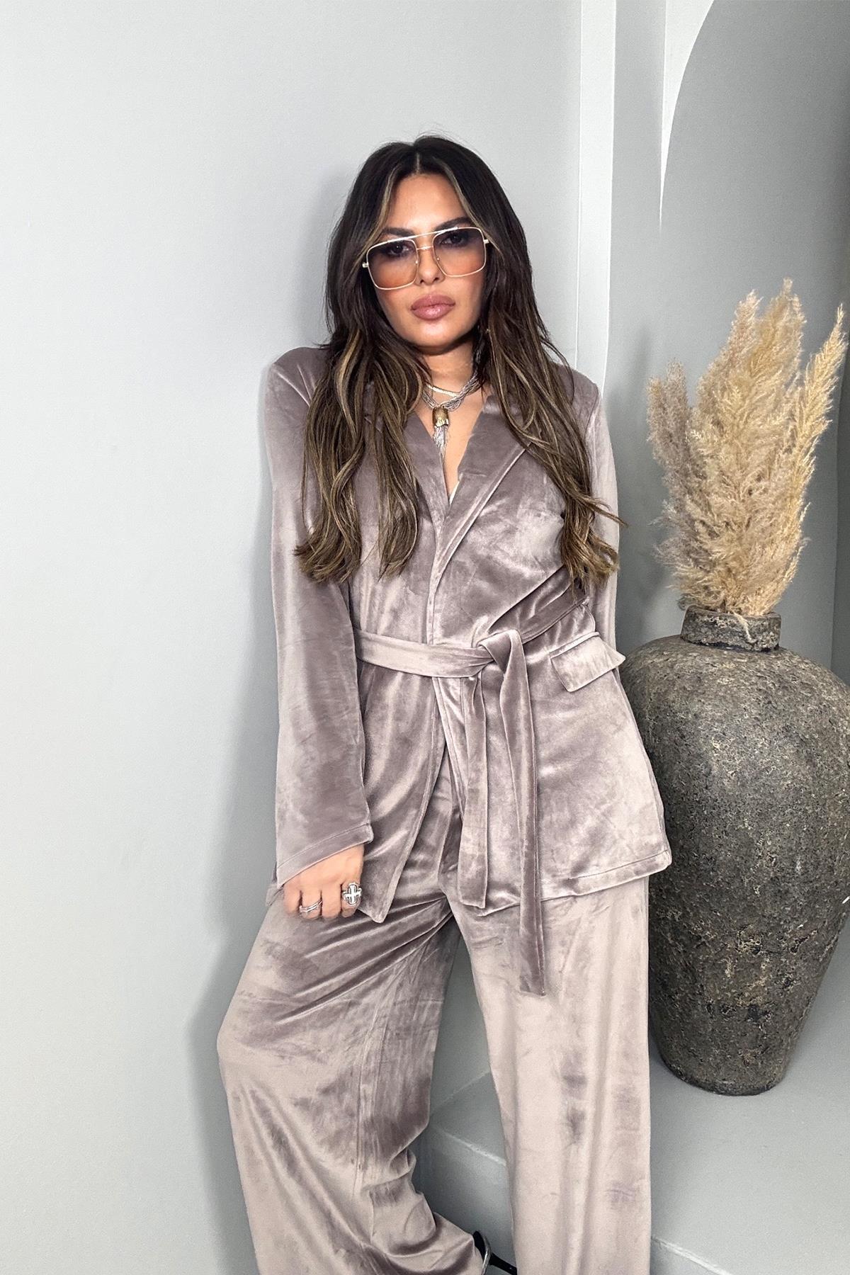 NW Model Kadife Takım Vizon
