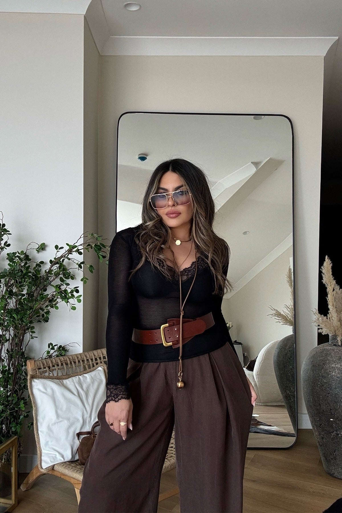 Oysho Model Dantel Detaylı Yarı Transparan Bluz Siyah