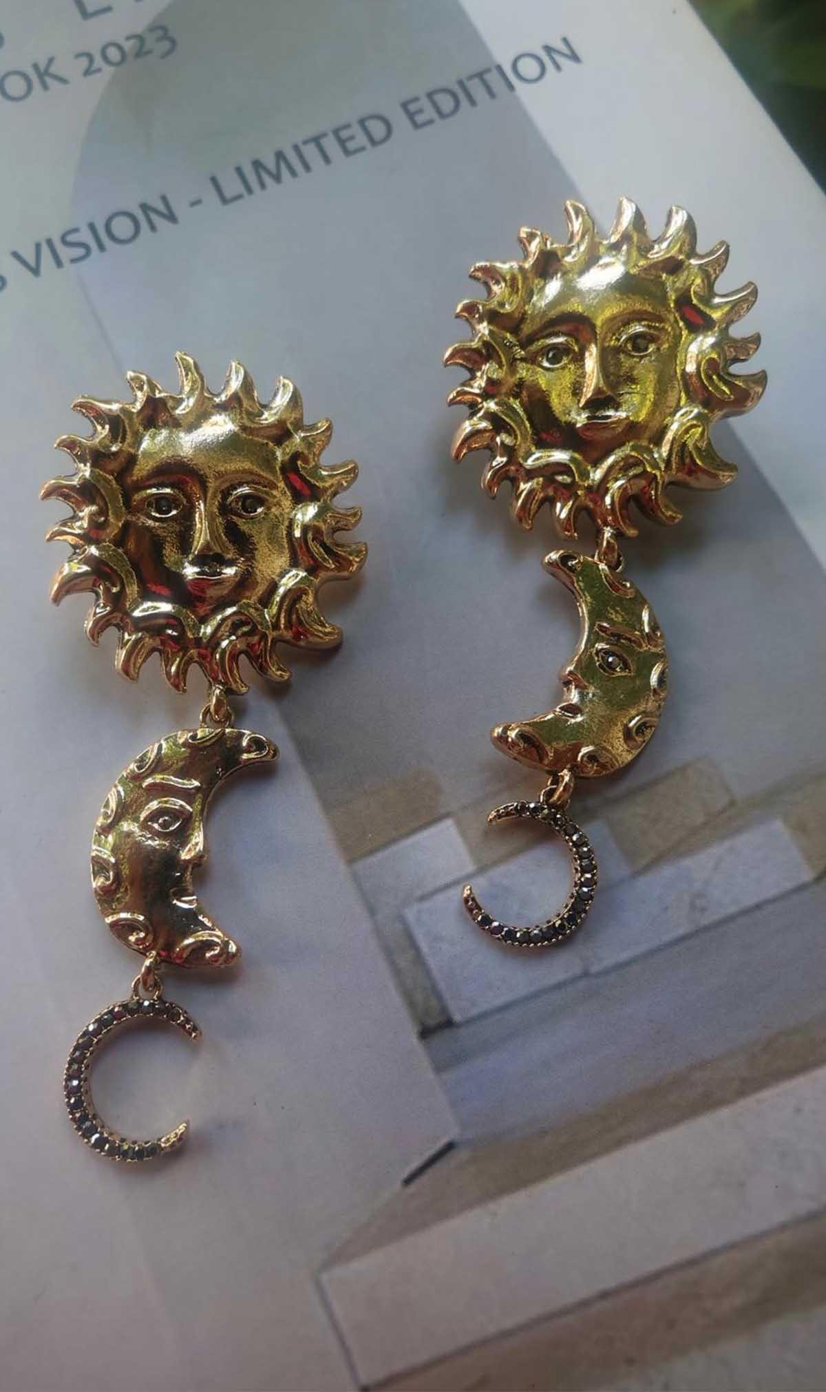 Taşlı Ay ve ve Güneş Küpe Gold