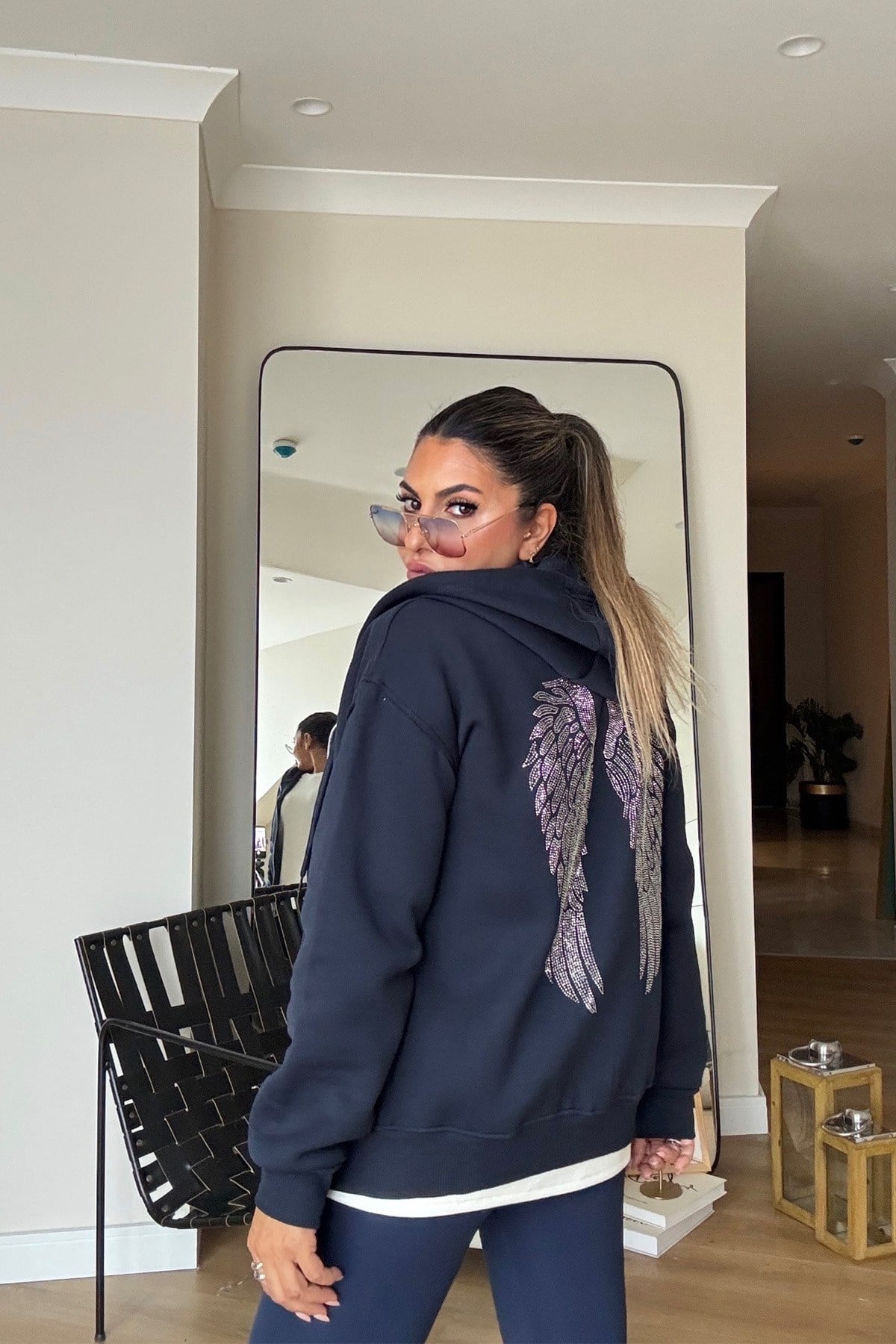 Taşlı Kanat İşlemeli Fermuarlı Sweat Lacivert