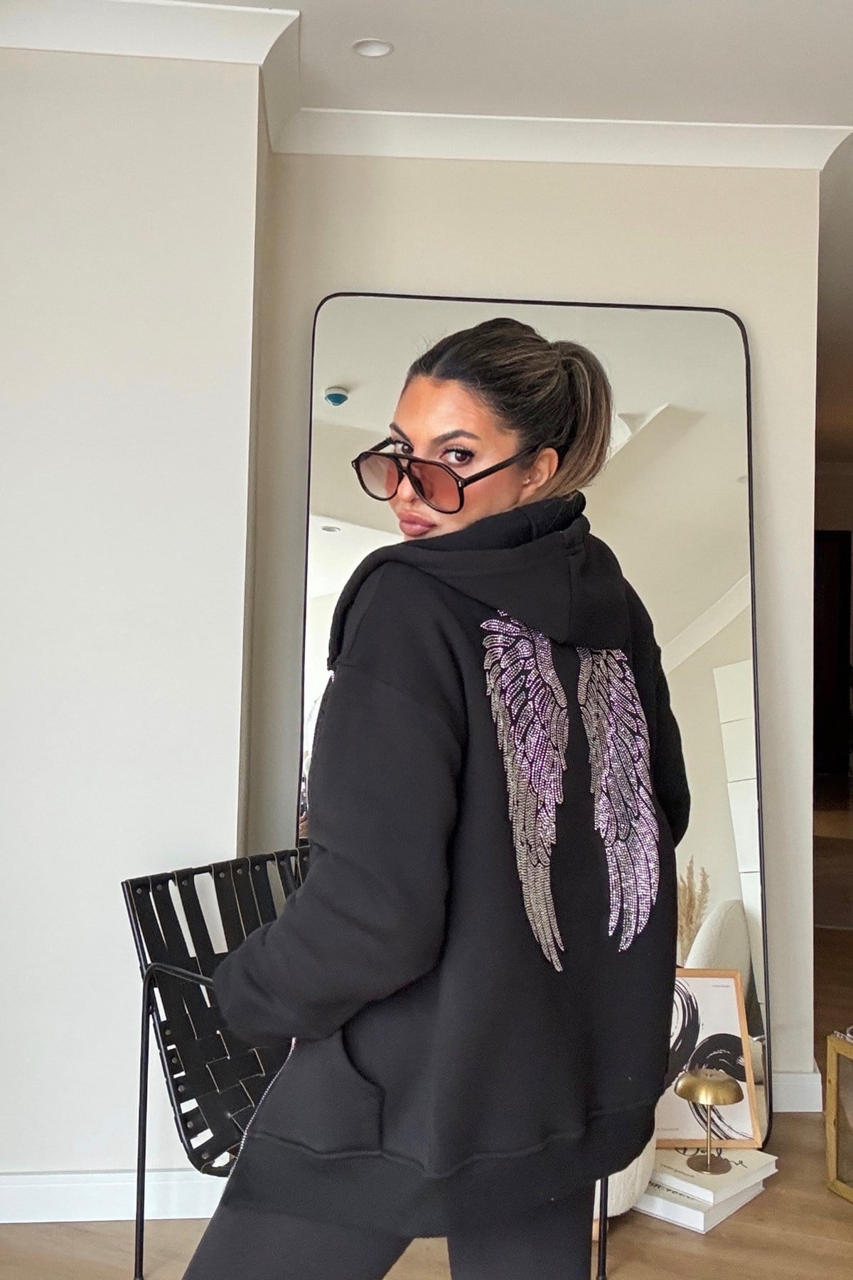 Taşlı Kanat İşlemeli Fermuarlı Sweat Siyah