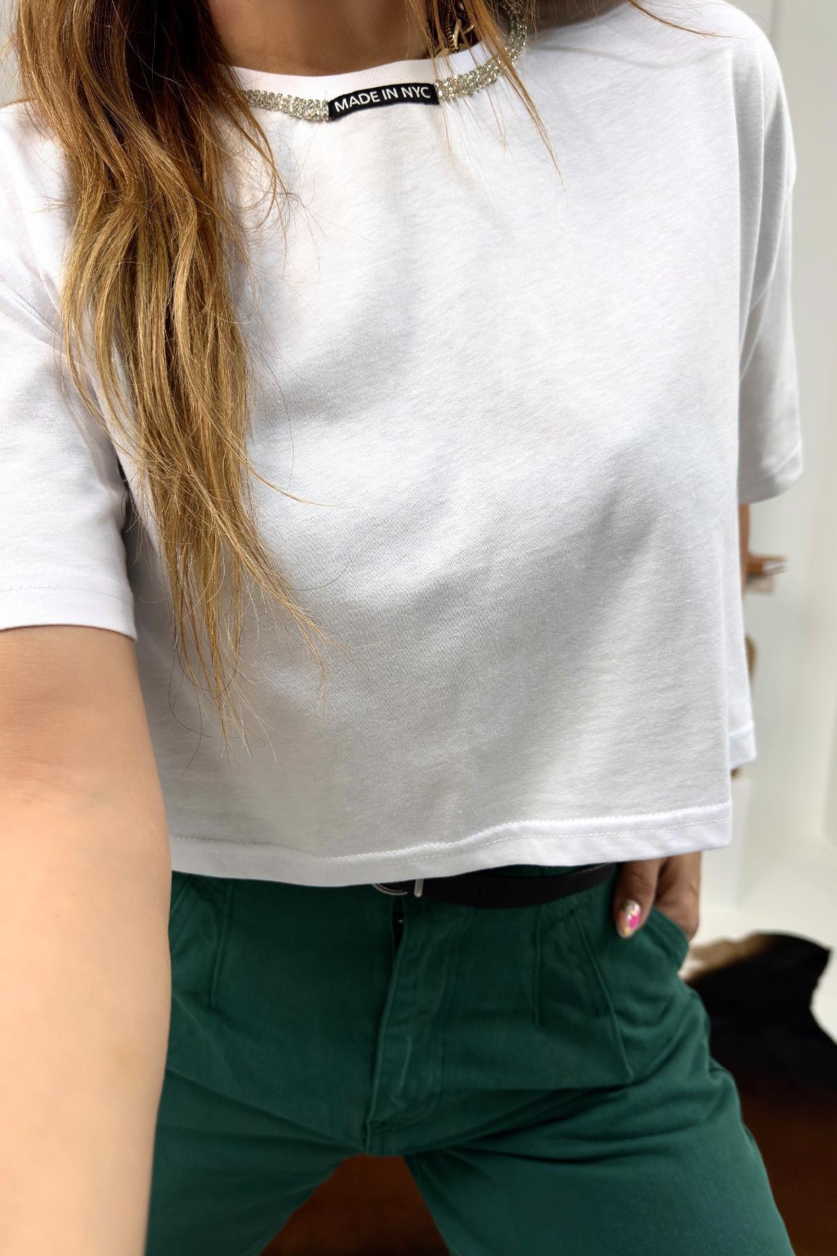 Taşlı Yaka NYC Crop Beyaz