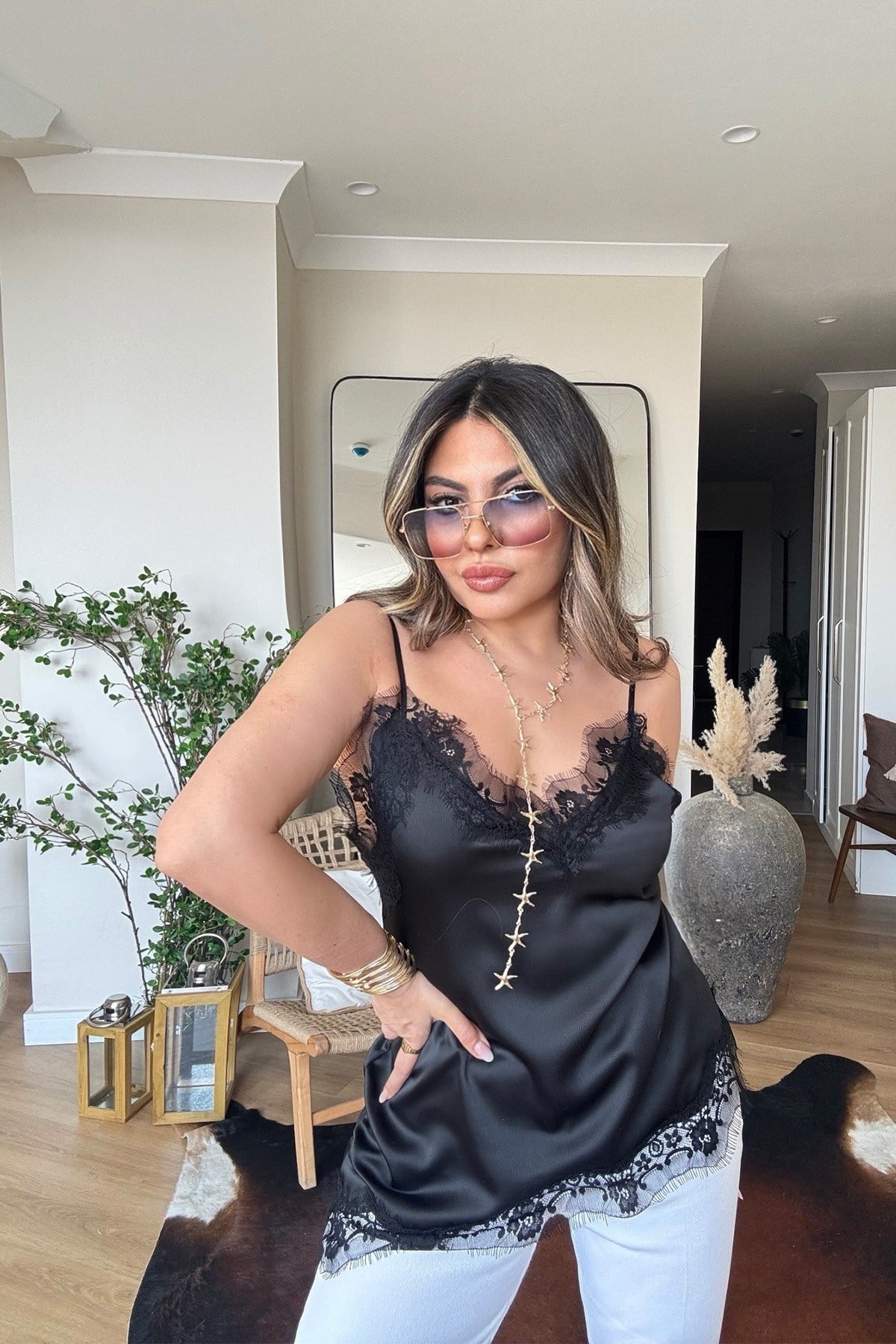 Zr Model Saten Dantelli Askılı Bluz Siyah