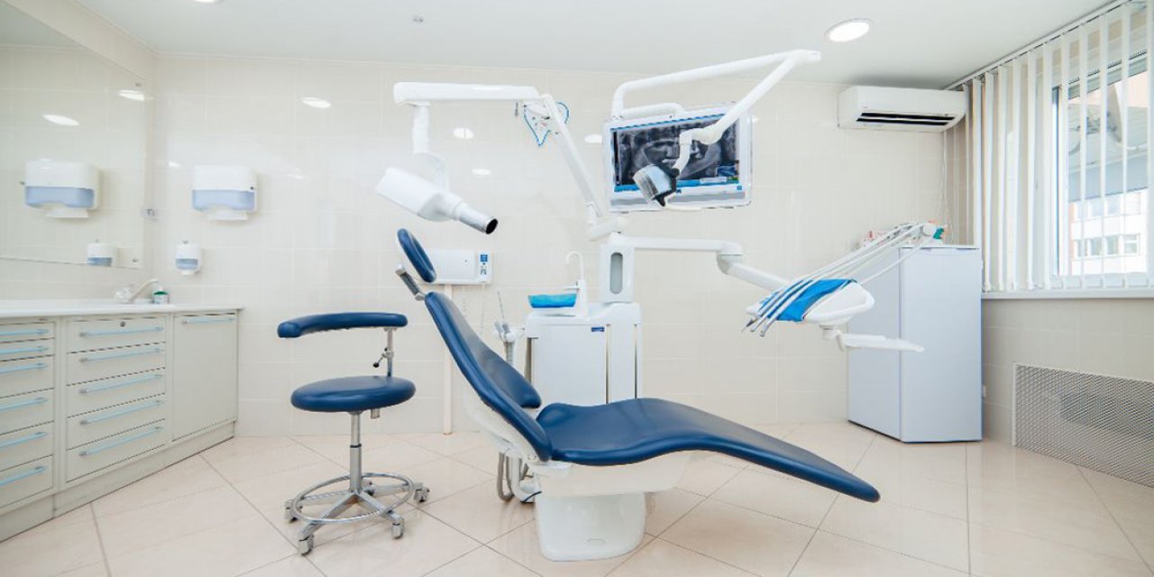 Yeni Mezunlar İçin Diş Kliniği Kurulumu: Hangi Ürünler Gerekli?