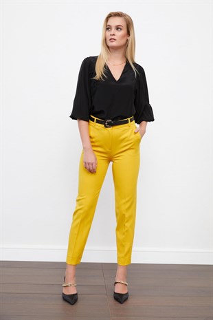 Olivia Culpo Mustard Straight Fit Trousers Street Style Spring Summer 2020   SASSY DAILY Celebrity News