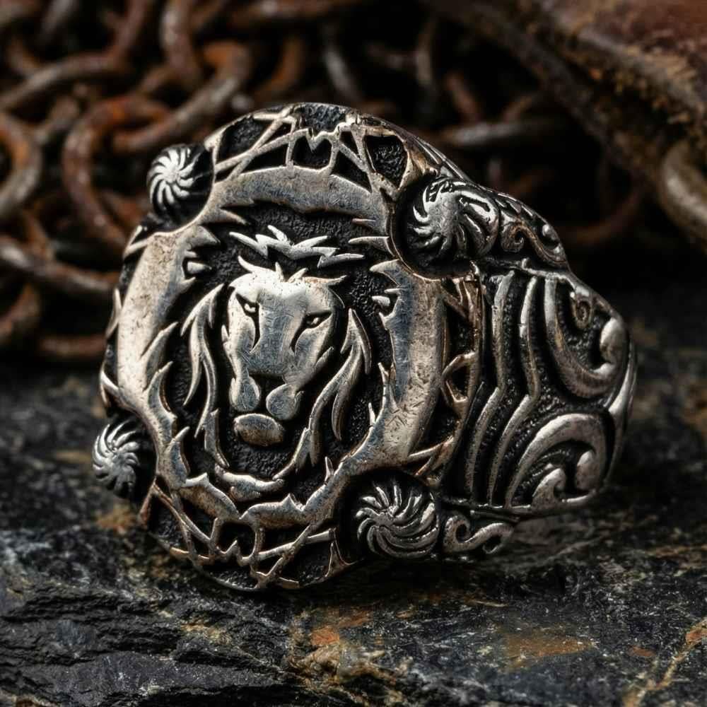 Aslan İşlemeli Kenar Motifli Gümüş YüzükTaşsız Yüzükler