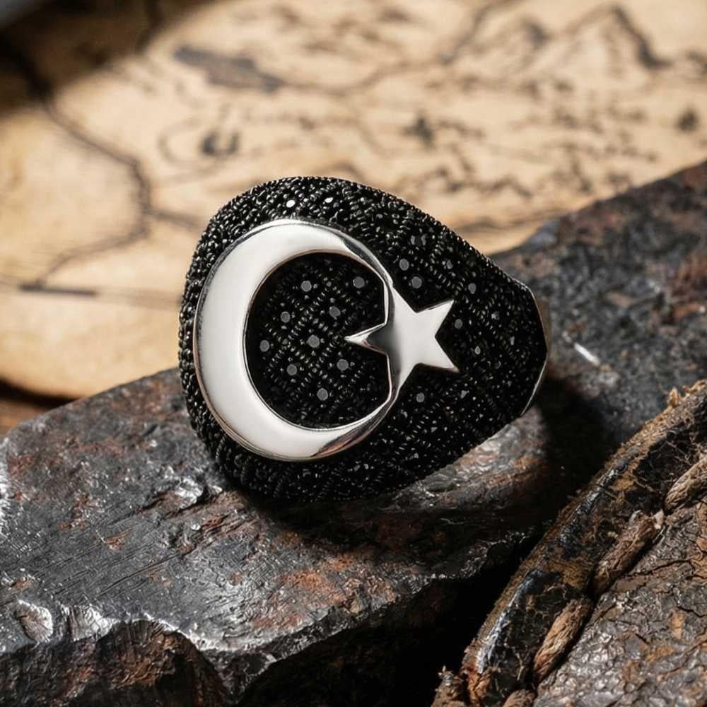 Ay Yıldız Motifli Oval Mikro Taşlı Gümüş Erkek YüzükAy Yıldız Yüzükler