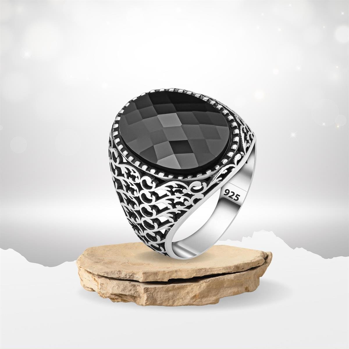 Çiçek Motif Siyah Zirkon Taşlı Gümüş Yüzük