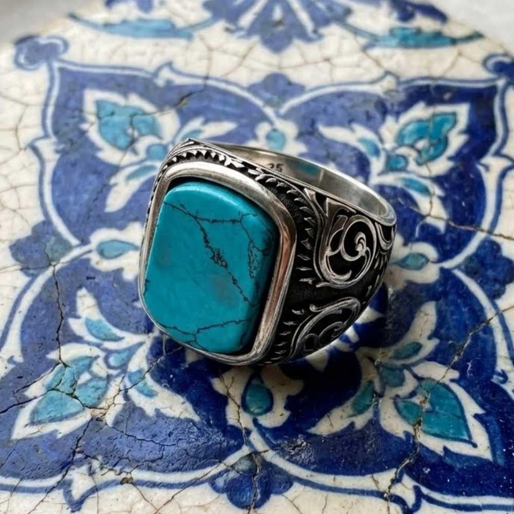 Firuze Taş Kalem İşlemeli Gümüş YüzükFiruze Taşlı Yüzükler