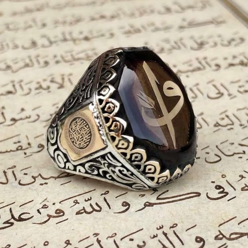 Kehribar Taşlı Köşeli Elif Vav Motifli Gümüş YüzükElif Vav Yüzük