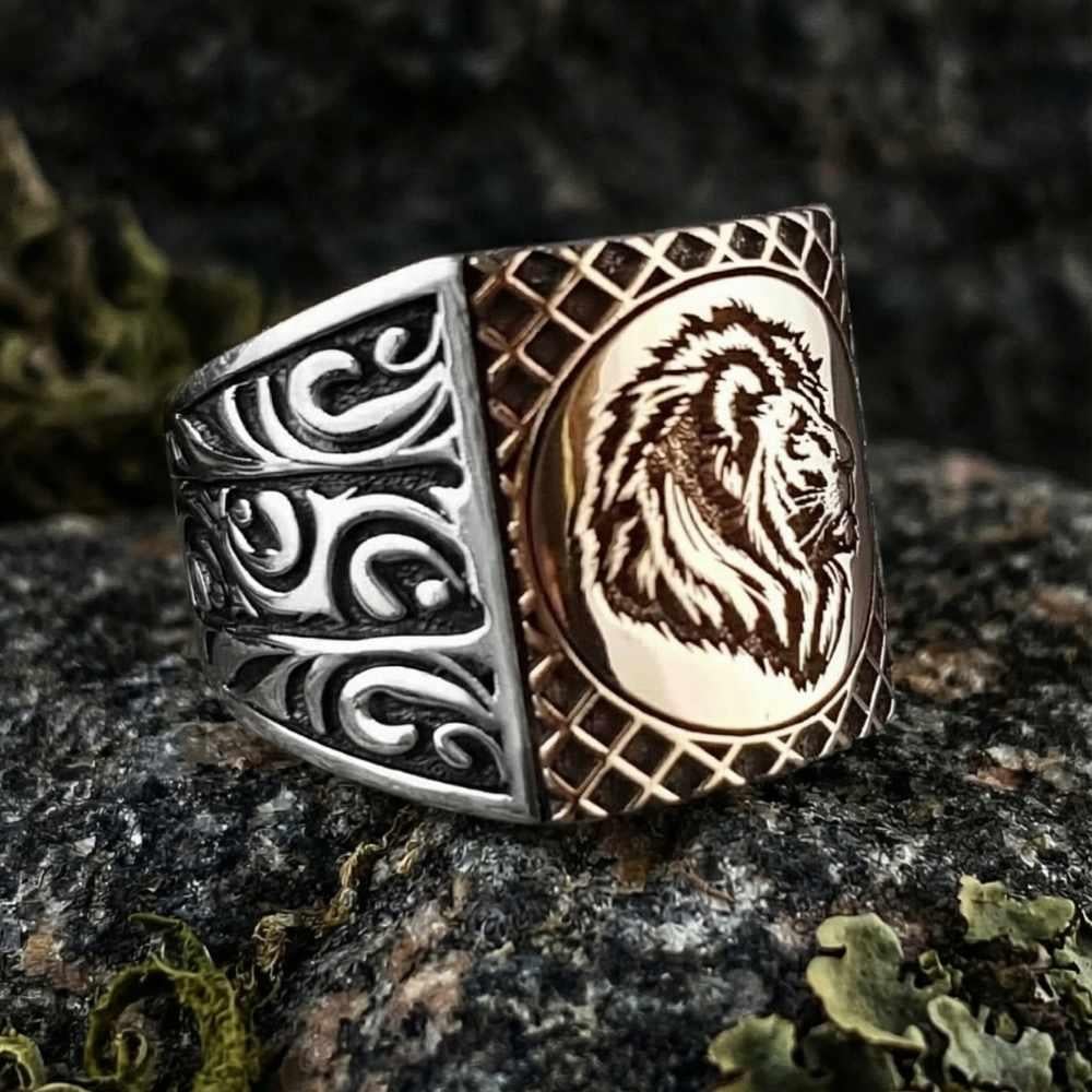 Kenar Motif İşlemeli Aslan Kafası Gümüş YüzükHayvan Figürlü Yüzükler