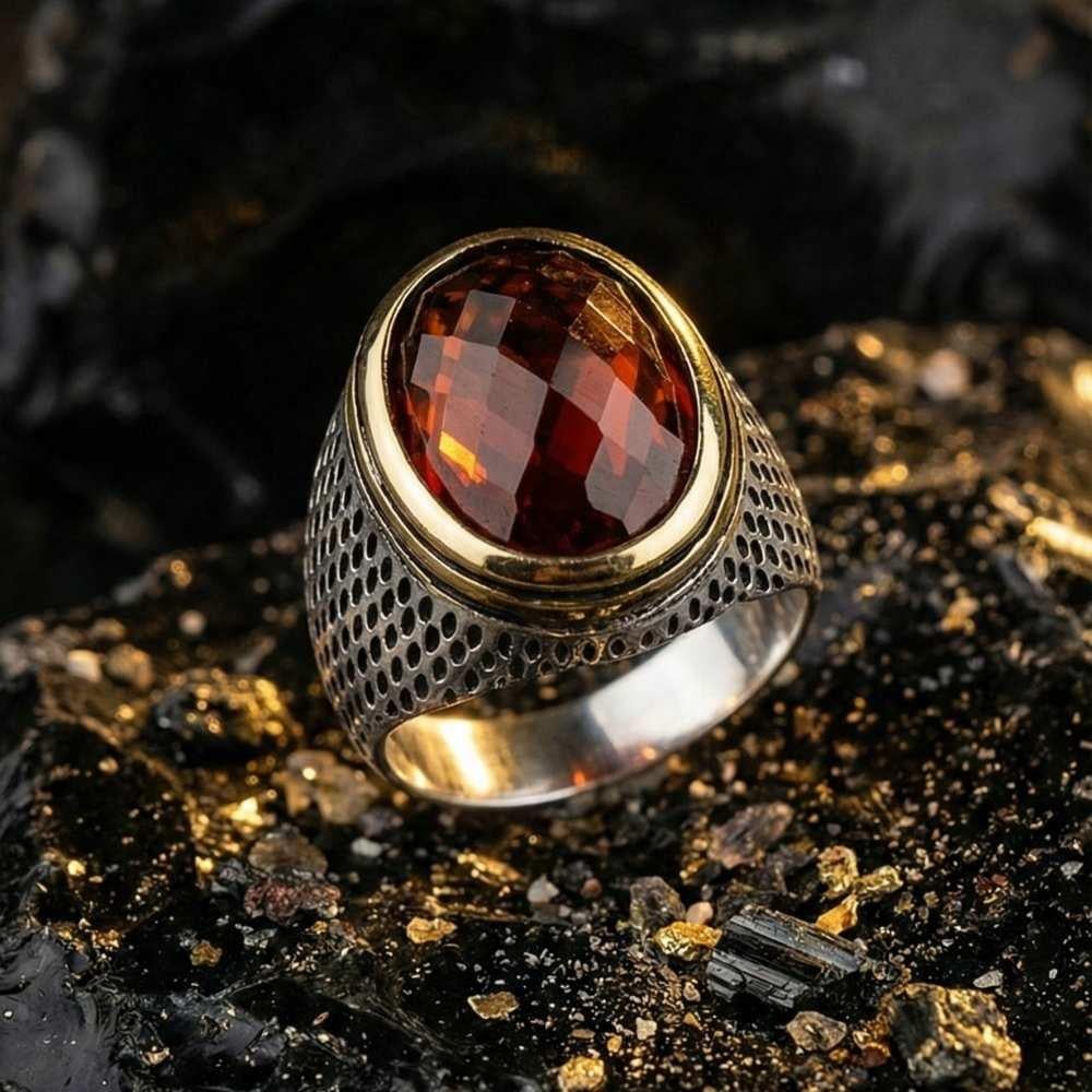 Kesme Zirkon Taşlı Gold Detaylı Gümüş Erkek YüzükZirkon Taşlı Yüzükler