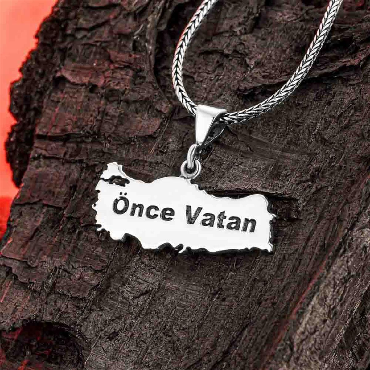 Önce Vatan Yazılı Türkiye Haritası Gümüş Kolye