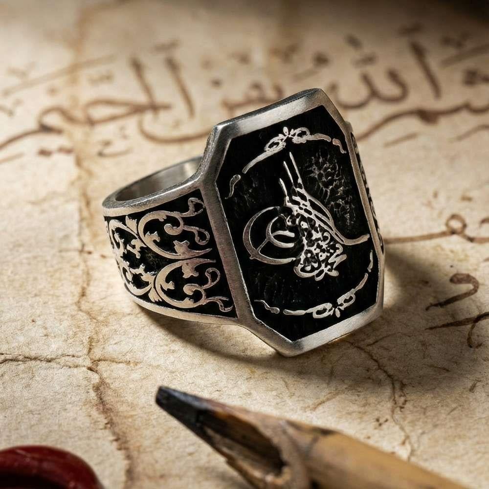 Osmanlı Tuğra Siyah Zeminli Gümüş YüzükTuğra Yüzük
