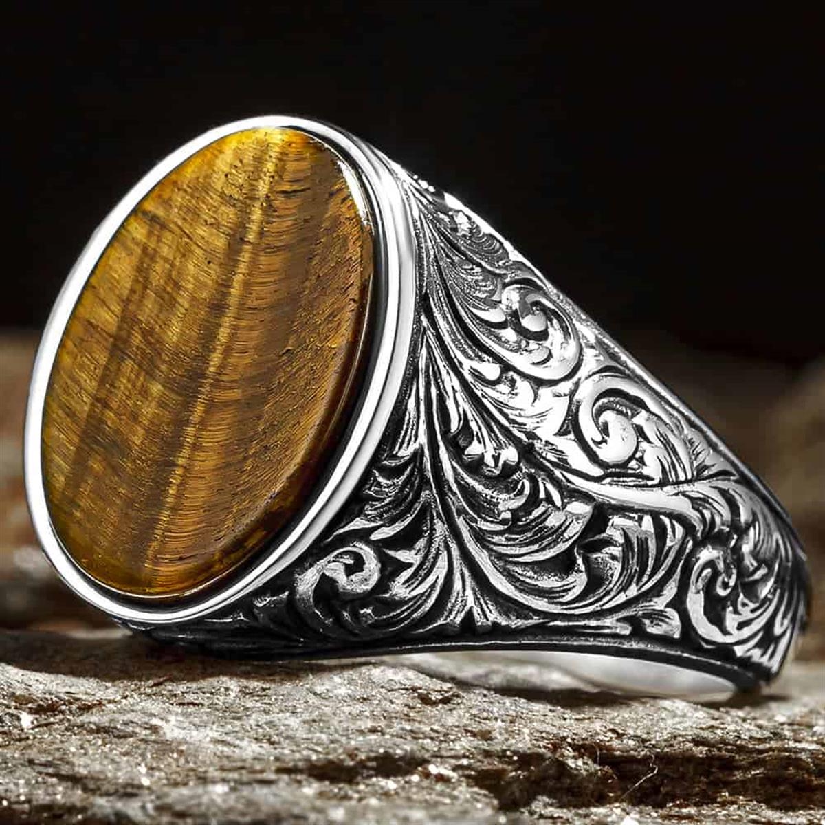 Oval Kaplan Gözü Taşlı Kalem İşlemeli Gümüş Yüzük