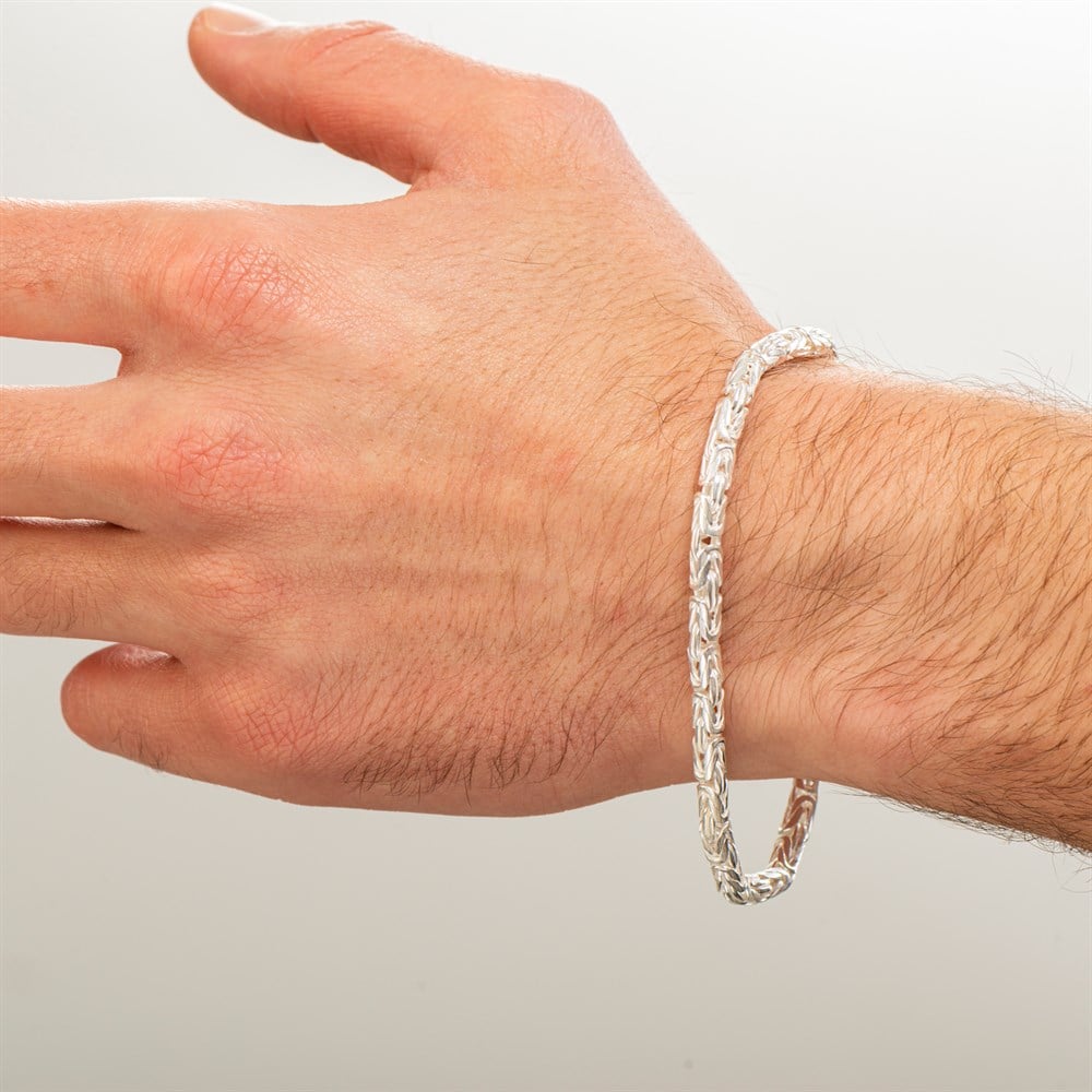 Oval Kral Beyaz Gümüş Bileklik