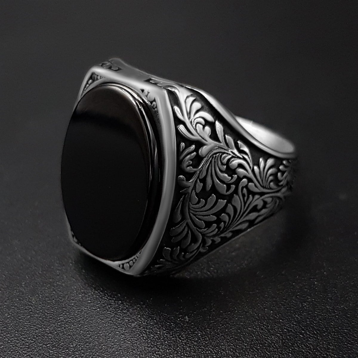 Oval Oniks Taş Motifli Gümüş Yüzük